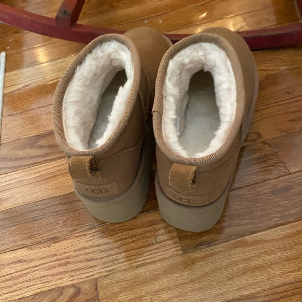 Uggs Classic Ultra Mini Platform boots